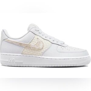 NIKE Women Air Force 1 ‘07 SE in White Sail Lemon Wash